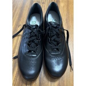 SAS Travelers Women's Size 9 1/2S Tripad Comfort Black Lace Leather Walking Shoe